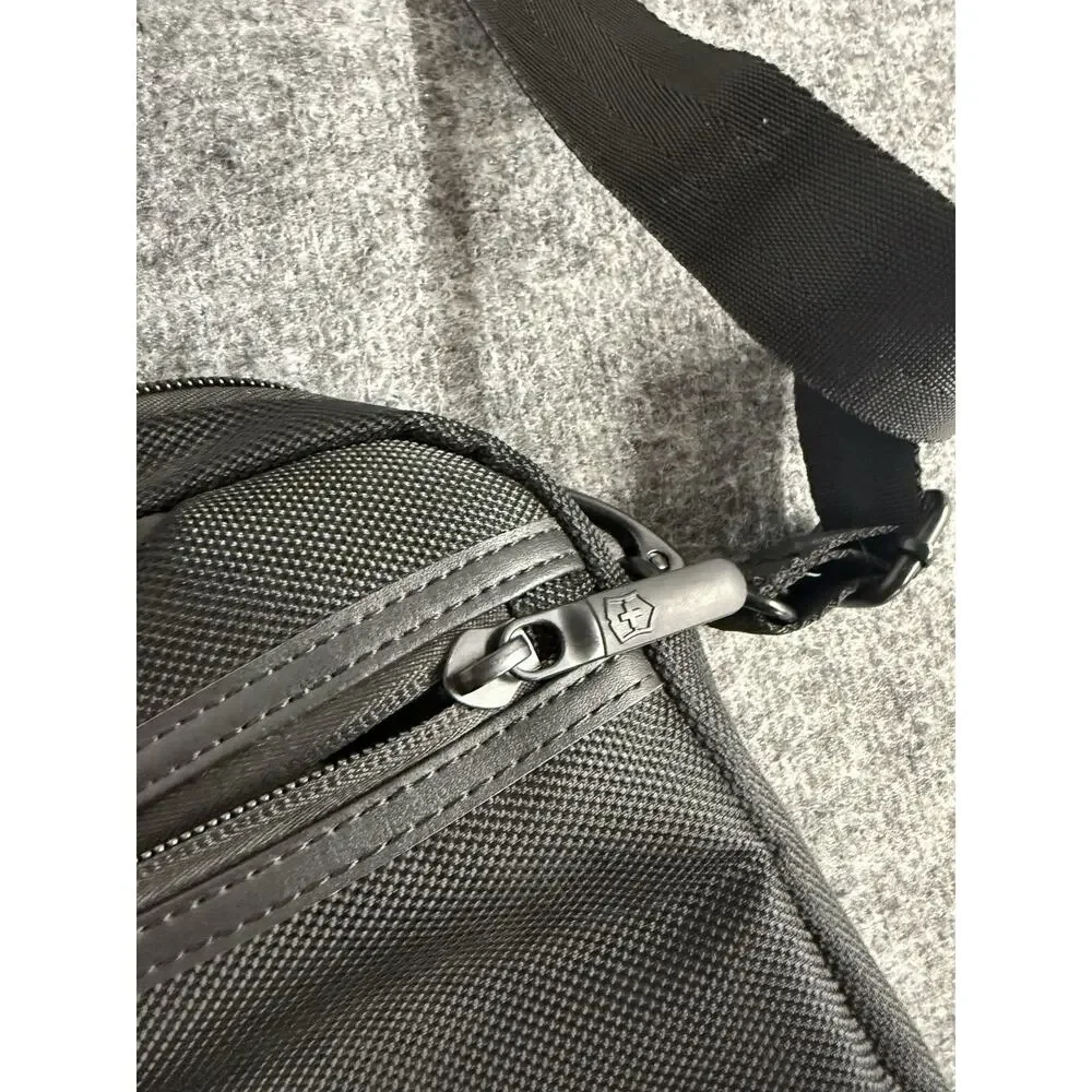 Victorinox Swiss Army Laptop Bag Crossbody Brief Case Black Business 15x11 N157